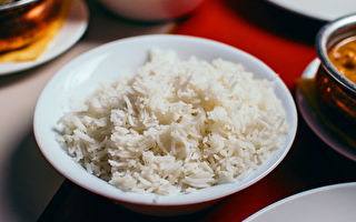 研究：大米含塑料微粒 一週吃掉一張信用卡