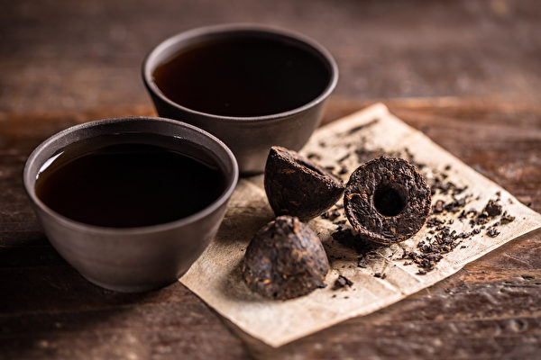 生普洱茶寒性較大，熟普洱茶比較溫和。(Shutterstock)
