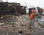 印度和孟加拉国遭飓风袭击 110万人疏散