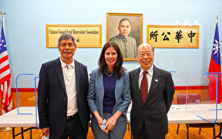 皇后区长候选人访中华公所 支持保留SHSAT