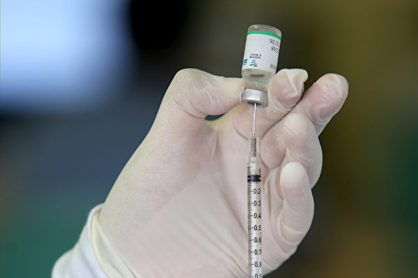 从国药疫苗、科兴疫苗的三期试验报告上看，存在两个明显的问题。(Raul Sifuentes/Getty Images)