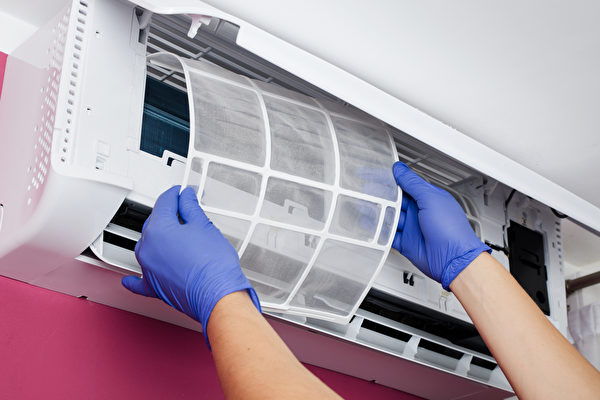 常清洁冷气滤网，可维持凉爽度且有助省电。(Shutterstock)