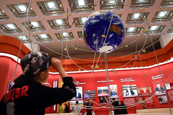 2019年2月27日，北京國家博物館展出的模擬北斗衛星系統。（Wang Zhao/AFP via Getty Images）