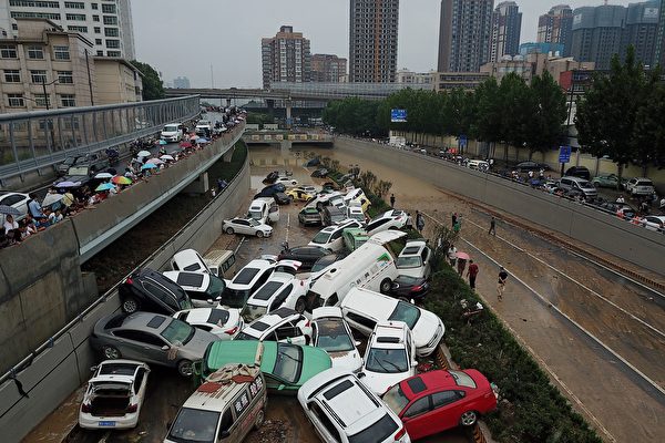 河南当局称水灾致302人遇难 民指胡说八道