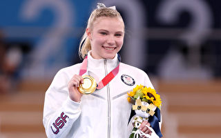 东奥女子自由体操决赛 美国选手凯莉摘金