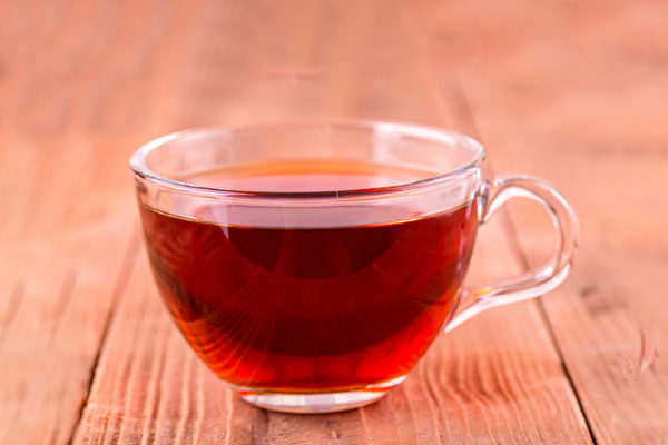 紅茶、綠茶、烏龍茶，哪種茶咖啡因含量高、更提神？(Shutterstock)