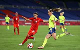 东奥女子足球决赛 加拿大3:2胜瑞典夺金