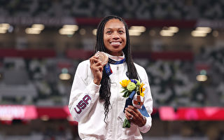 美国女飞人400米跑摘铜 获第10枚奥运奖牌