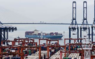 全球货柜短缺 香港移民人士海外搬运费激增