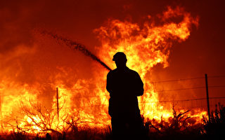 卡爾多山火火勢凶猛 埃爾多拉多縣進入緊急狀態