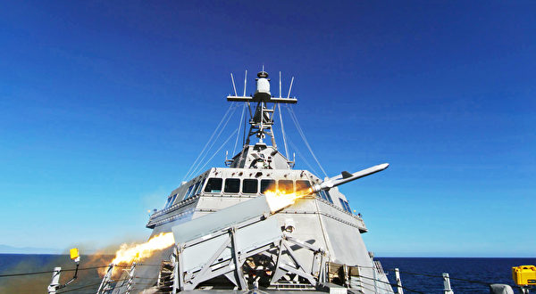 2021年3月18日，獨立級瀕海戰鬥艦吉福茲號（LCS 10）在太平洋試射了一枚海軍打擊導彈（Naval Strike Missile）。（美國海軍）