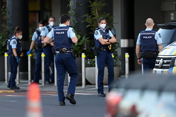 新西蘭一男子恐怖襲擊砍傷多人 遭警方擊斃