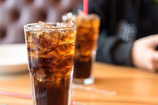 若要远离糖尿病，除了汽水，哈佛点名有3种高糖饮料也要留意。(Shutterstock)