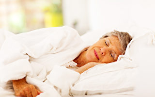 研究：老年人睡眠时长会影响大脑认知
