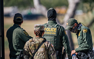 美国民兵进驻德州边境县 帮助阻止非法移民