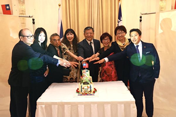 10月9日，英国的台湾侨学界在伦敦希尔顿饭店举办了双十国庆艺术飨宴活动