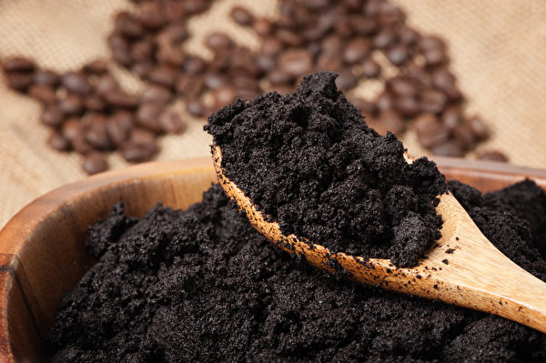 咖啡渣有吸湿除臭、居家清洁的妙用。(Shutterstock)