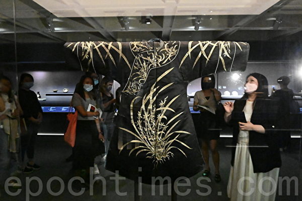 香港藝術館「#物色—館藏文物的色彩美學」週五亮相　「五正色」劃展區