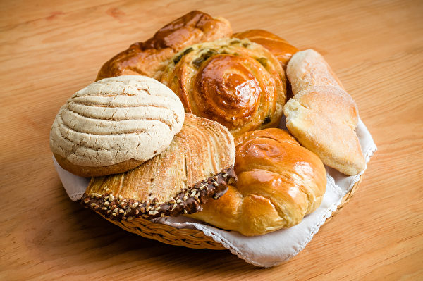 甜麵包是醣加糖、醣加油的地雷組合。(Shutterstock)