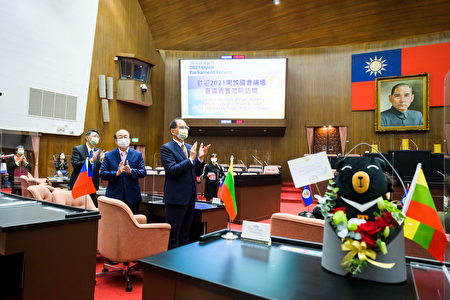 波羅的海三國（立陶宛、愛沙尼亞及拉脫維亞）、墨西哥及貝里斯等五國國會議員1日參訪臺灣立法院，朝野各黨團皆到場表達歡迎。