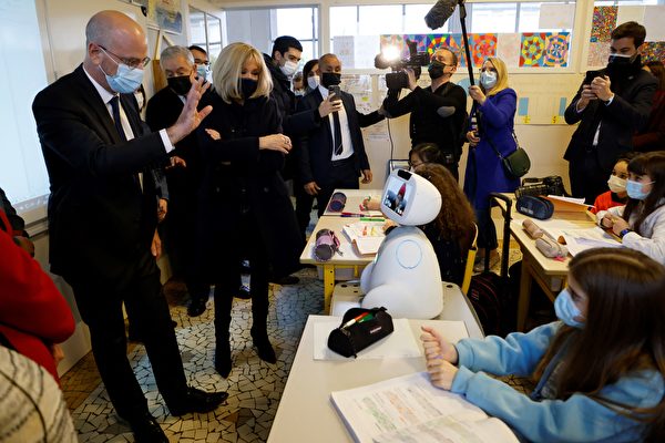 組圖：法國遠程教學機器人 協助病童上課