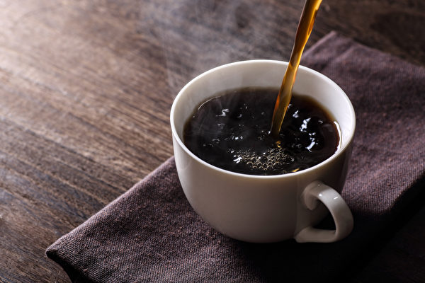 許多研究發現，喝咖啡可有效降低肝癌風險。（Shutterstock）