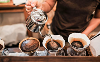 Drip,Brewing,,Filtered,Coffee,,Or,Pour-over,Is,A,Method,Which