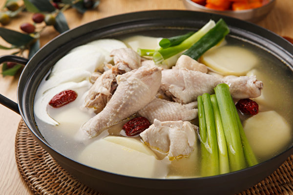 鸡汤可不是人人都能喝，有6种人要留意。(Shutterstock)