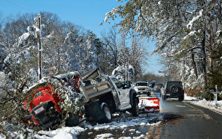三州道路结冰导致数十起车祸 至少1人死亡