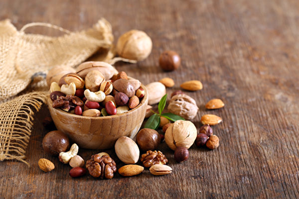 每天食用堅果和種子類食物，可降低癌症的風險。(Shutterstock)
