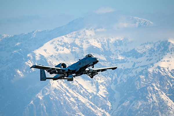 2021年3月17日，A-10 Thunderbolt II攻擊機從猶他州希爾空軍基地起飛。（美國空軍）