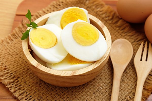 不少人担心蛋吃多了会摄取太多胆固醇，但问题不在于几颗蛋，而是吃蛋的方式。(Shutterstock)