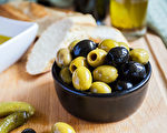 橄欖含有不飽和脂肪以及豐富的抗氧化、抗炎症的植物營養素。吃橄欖有哪些好處？(Shutterstock)