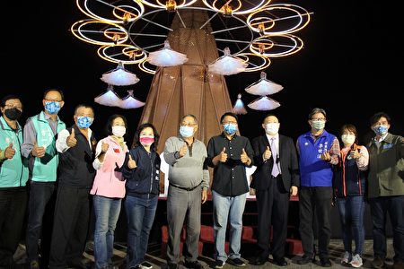 屏东灯节21日晚在屏东县民公园正式点灯。