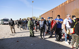 美墨边境3月拦截非法移民超22万 创新高