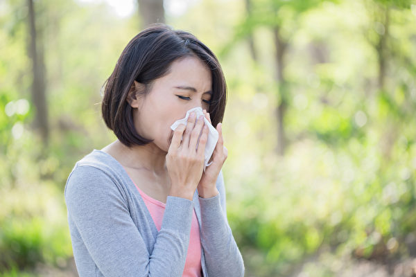 感冒後體內會出現強大免疫力的人，不容易感染新冠病毒。(Shutterstock)