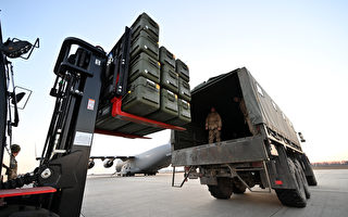 美国向乌克兰提供55亿美元经济军事援助
