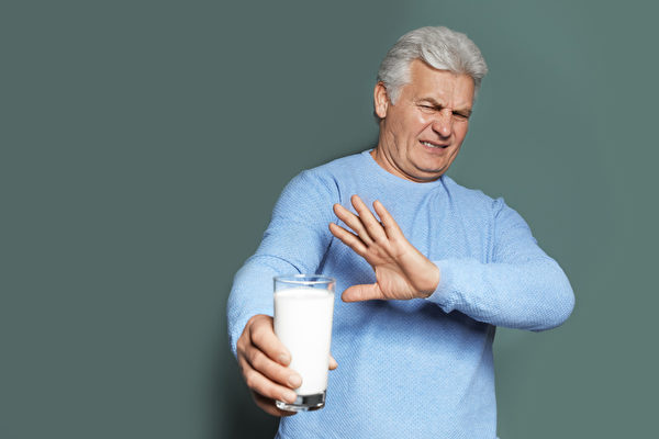 别把牛奶当水喝 研究：增加前列腺癌风险