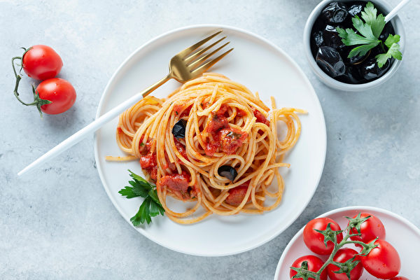 意大利面吃不完 如何重新加热仍美味如初？