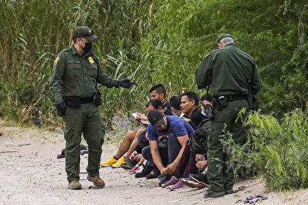美国边境特工4月逮捕超26万人 再创纪录