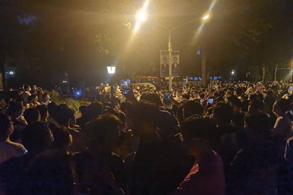 天津大學爆發示威活動 學生齊喊「打倒官僚」