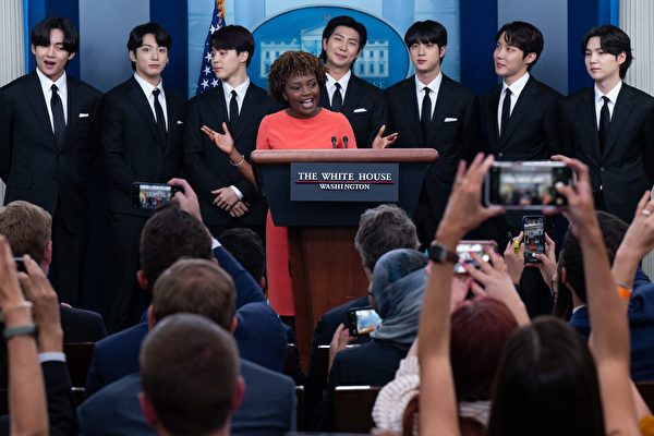 组图：韩国防弹少年团出席白宫新闻发布会