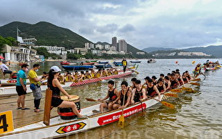 组图：第21届香港龙舟短途赛于赤柱举行