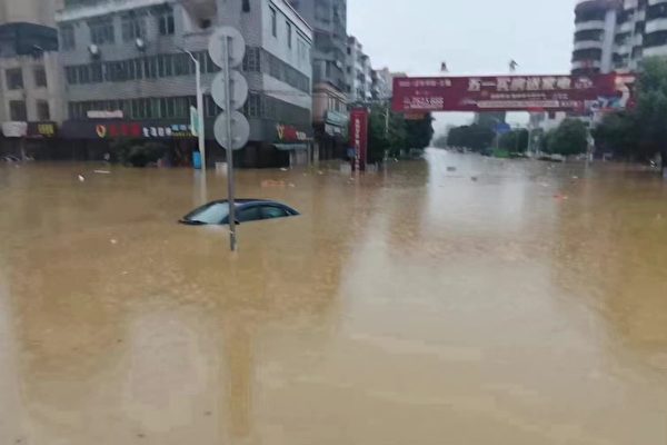 广东洪灾肆虐 韶关清远多地被淹 乡镇更惨