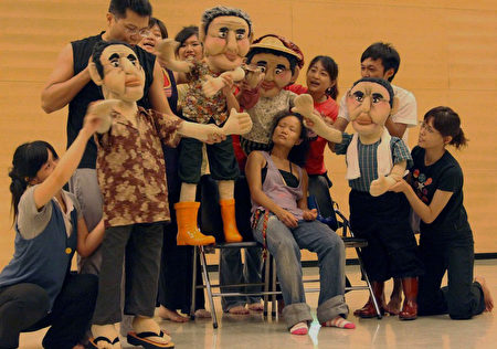 屏東縣政府攜手紙風車劇團，推出戲劇營招生，開啟戲劇人才培育第一哩路。圖為紙風車劇團資料照。