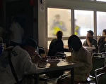 上海「堂食游擊隊」網上火了 網民：深深悲哀