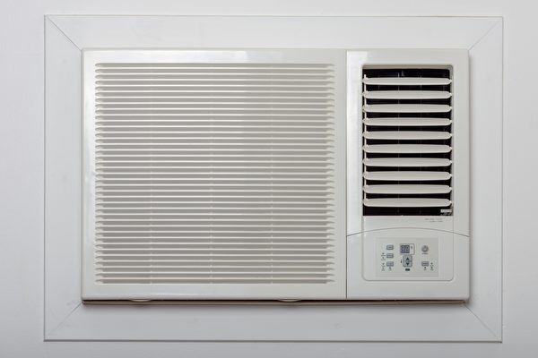 窗型冷气机发出噪音 应该怎么办？