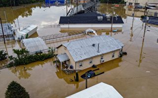 美肯塔基洪水致25人死 民众谈惊险经历