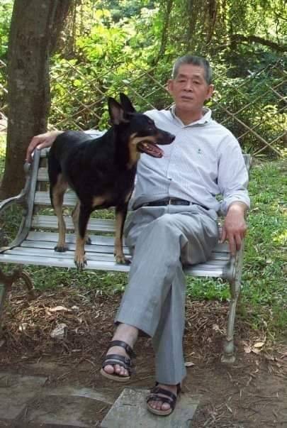 賴阿勝與愛犬。