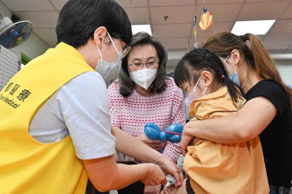 楊何蓓茵透露 首週至少2,200幼童接種科興疫苗
